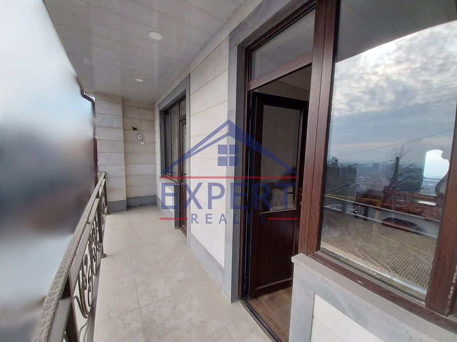 ԿԵՆՏՐՈՆ, ԱՆՏԱՌԱՅԻՆ ՓՈՂՈՑ, 4 ՍԵՆՅԱԿ