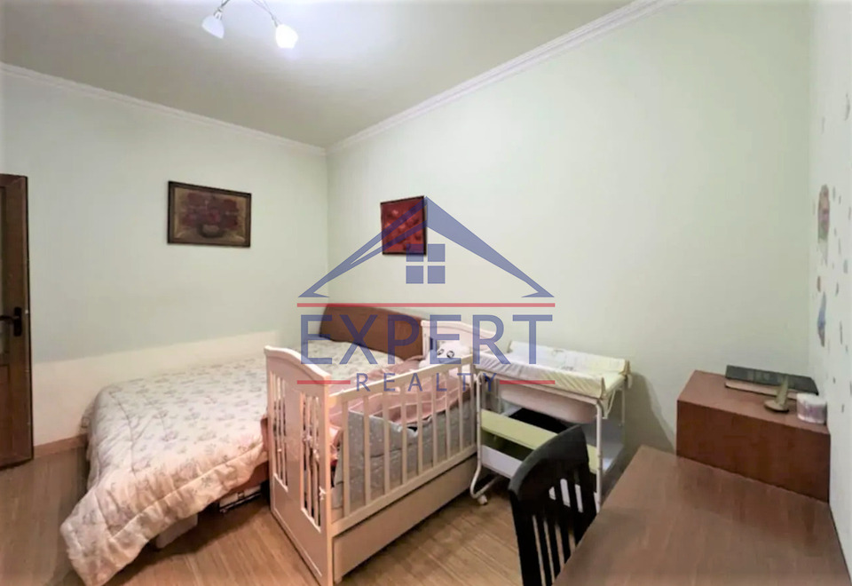 ԿԵՆՏՐՈՆ, ԱՐԳԻՇՏԻ ՓՈՂՈՑ, 3 ՍԵՆՅԱԿ