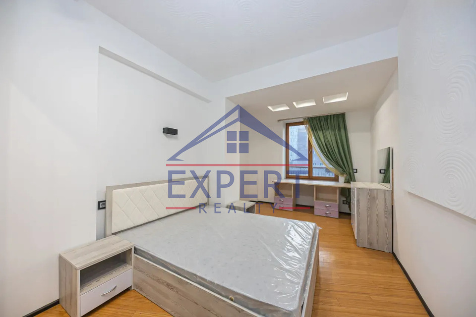 ԿԵՆՏՐՈՆ, ՀՅՈՒՍԻՍԱՅԻՆ ՊՈՂՈՏԱ, 5 ՍԵՆՅԱԿ