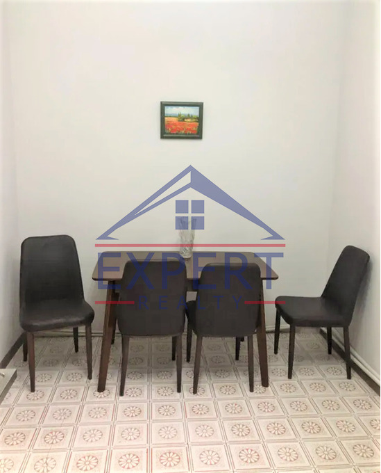 ԿԵՆՏՐՈՆ, ՊՈՒՇԿԻՆԻ ՓՈՂՈՑ, 2 ՍԵՆՅԱԿ