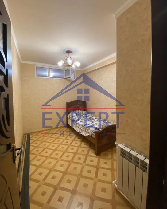 ԿԵՆՏՐՈՆ , ԲՐՅՈՒՍՈՎԻ ՓՈՂՈՑ, 3 ՍԵՆՅԱԿ