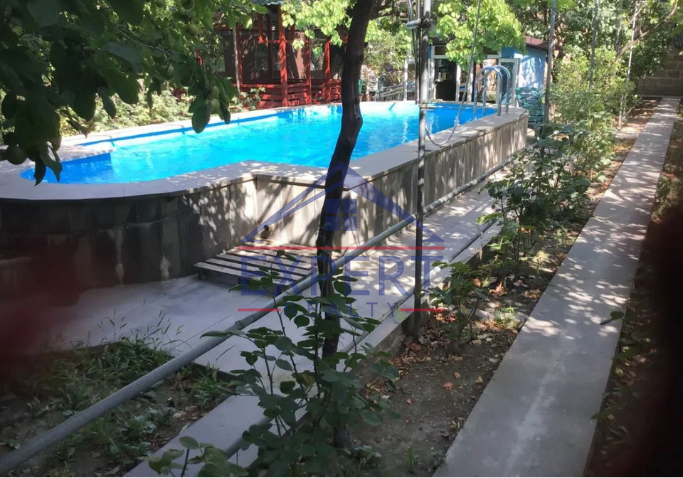 ԷՐԵԲՈԻՆԻ, ԼԻՍԻՆՅԱՆ ՓՈՂՈՑ, 8+ ՍԵՆՅԱԿ