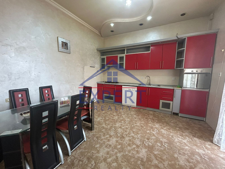 ԴԱՎԹԱՇԵՆ, ԴԱՎԹԱՇԵՆ 7-ՐԴ ՓՈՂՈՑ, 4 ՍԵՆՅԱԿ