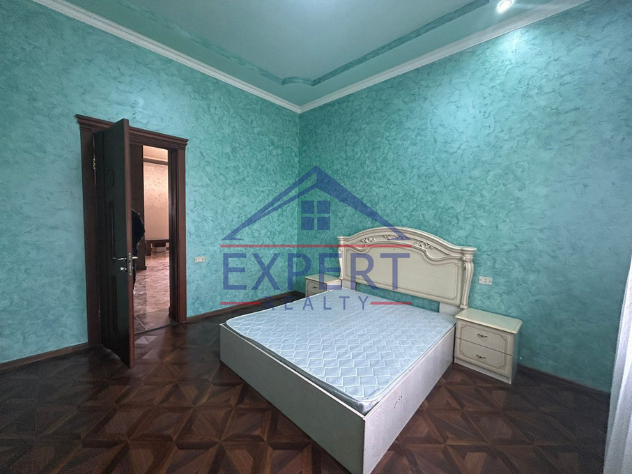 ԴԱՎԹԱՇԵՆ, ԴԱՎԹԱՇԵՆ 7-ՐԴ ՓՈՂՈՑ, 4 ՍԵՆՅԱԿ