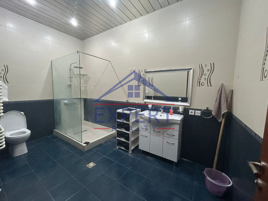 ԴԱՎԹԱՇԵՆ, ԴԱՎԹԱՇԵՆ 7-ՐԴ ՓՈՂՈՑ, 4 ՍԵՆՅԱԿ