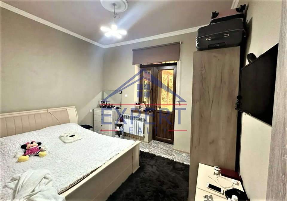 ԱՐԱԲԿԻՐ, ԿՈՄԻՏԱՍԻ ՊՈՂՈՏԱ, 3 ՍԵՆՅԱԿ