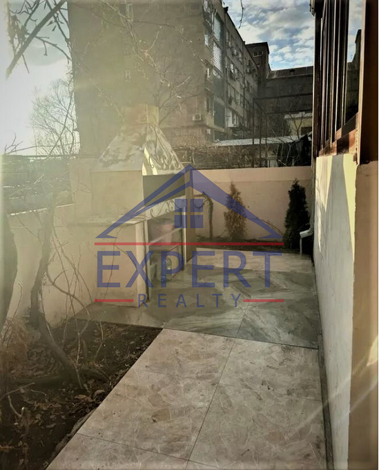 ԱՐԱԲԿԻՐ, ԿՈՄԻՏԱՍԻ ՊՈՂՈՏԱ, 3 ՍԵՆՅԱԿ