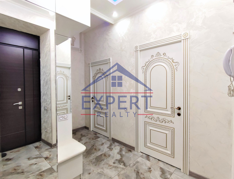 ԿԵՆՏՐՈՆ, ՏԻԳՐԱՆ ՄԵԾԻ ՊՈՂՈՏԱ, 4 ՍԵՆՅԱԿ