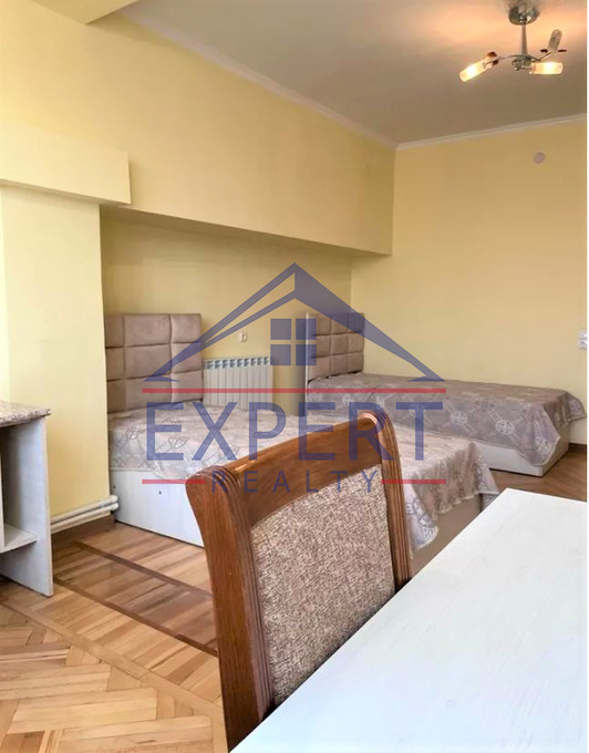 ԿԵՆՏՐՈՆ, ԱԳԱԹԱՆԳԵՂՈՍԻ ՓՈՂՈՑ, 3 ՍԵՆՅԱԿ