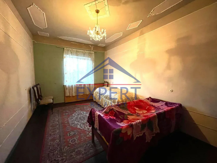 ԷՐԵԲՈՒՆԻ, ԷՐԵԲՈՒՆՈՒ ՓՈՂՈՑ, 4 ՀԱՐԿԱՆԻ ՔԱՐԵ ՏՈՒՆ