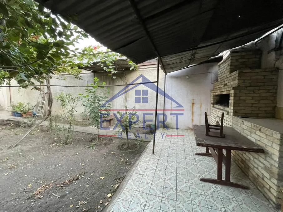 ԷՐԵԲՈՒՆԻ, ԷՐԵԲՈՒՆՈՒ ՓՈՂՈՑ, 4 ՀԱՐԿԱՆԻ ՔԱՐԵ ՏՈՒՆ