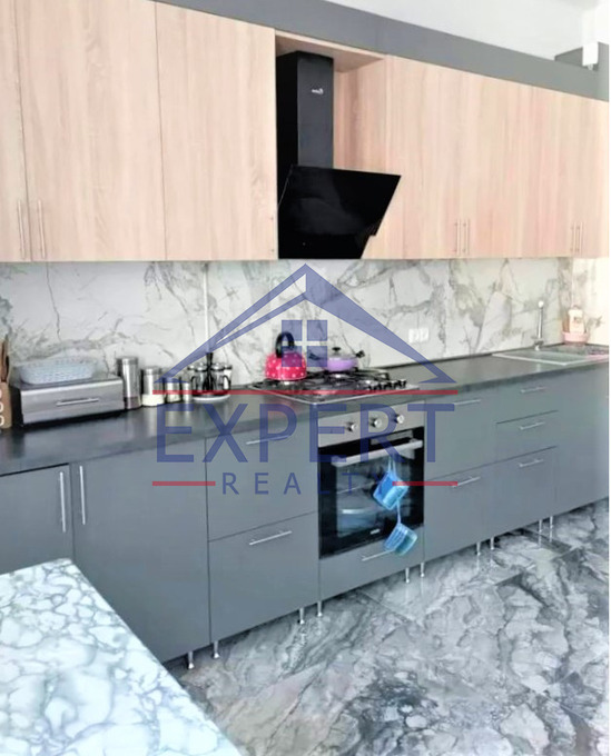 ԷՐԵԲՈՒՆԻ, ՆՈՐ ԱՐԵՇԻ 42-ՐԴ ՓՈՂՈՑ, 4 ՍԵՆՅԱԿ