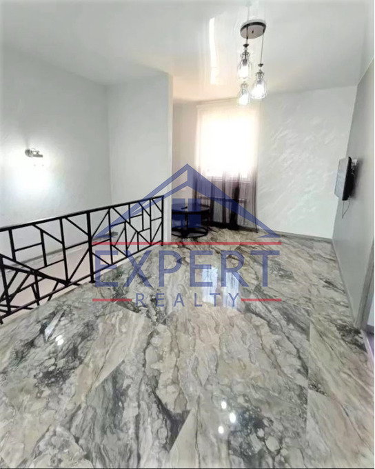 ԷՐԵԲՈՒՆԻ, ՆՈՐ ԱՐԵՇԻ 42-ՐԴ ՓՈՂՈՑ, 4 ՍԵՆՅԱԿ