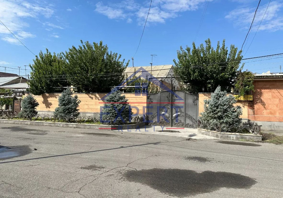 ԷՐԵԲՈՒՆԻ  ,ՆՈՐ ԱՐԵՇԻ ՓՈՂՈՑ   5 ՍԵՆՅԱԿ