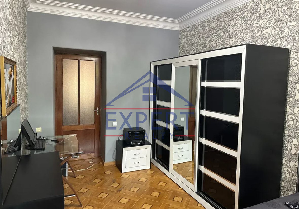 ԷՐԵԲՈՒՆԻ  ,ՆՈՐ ԱՐԵՇԻ ՓՈՂՈՑ   5 ՍԵՆՅԱԿ