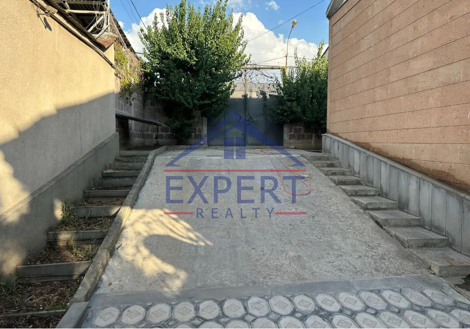 ԷՐԵԲՈՒՆԻ  ,ՆՈՐ ԱՐԵՇԻ ՓՈՂՈՑ   5 ՍԵՆՅԱԿ