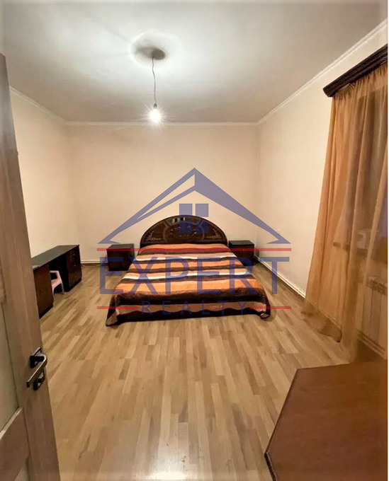 ԷՐԵԲՈՒՆԻ, ՆՈՐ ԱՐԵՇ, 6 ՍԵՆՅԱԿ