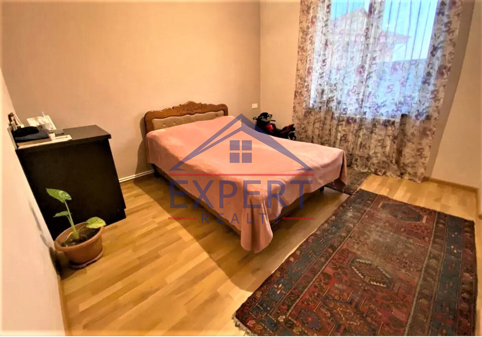 ԷՐԵԲՈՒՆԻ, ՆՈՐ ԱՐԵՇ, 6 ՍԵՆՅԱԿ