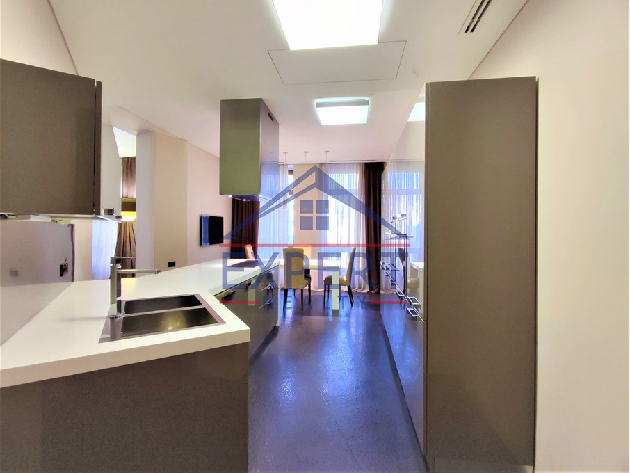 ԿԵՆՏՐՈՆ, ՀՅՈՒՍԻՍԱՅԻՆ ՊՈՂՈՏԱ, 4 ՍԵՆՅԱԿ