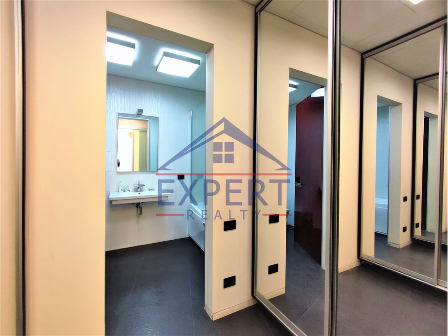 ԿԵՆՏՐՈՆ, ՀՅՈՒՍԻՍԱՅԻՆ ՊՈՂՈՏԱ, 4 ՍԵՆՅԱԿ