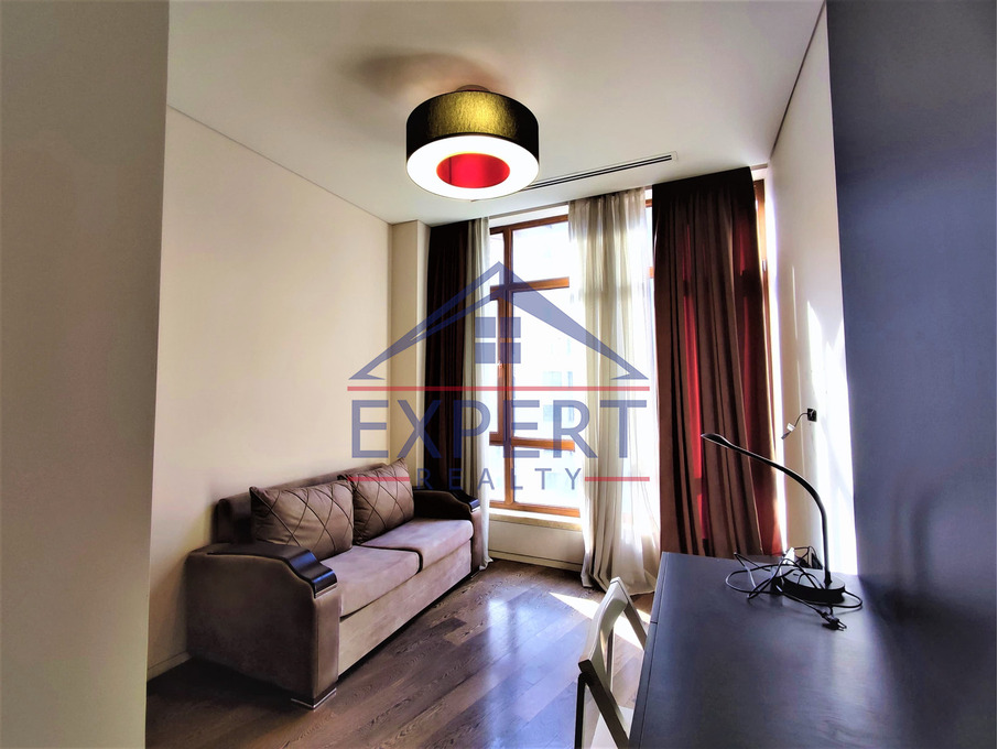 ԿԵՆՏՐՈՆ, ՀՅՈՒՍԻՍԱՅԻՆ ՊՈՂՈՏԱ, 4 ՍԵՆՅԱԿ