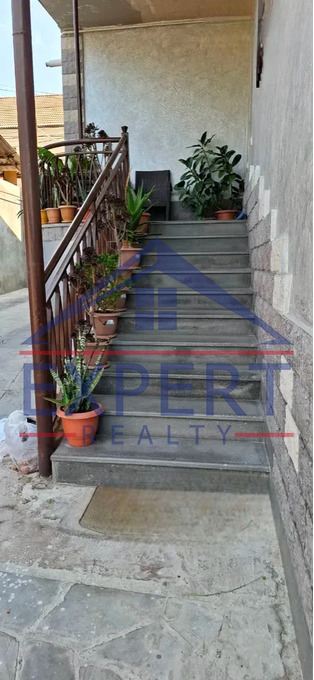 ԴԱՎԹԱՇԵՆ, 4-ՐԴ ՓՈՂՈՑ, 1 ՀԱՐԿԱՆԻ ՔԱՐԵ ՏՈՒՆ