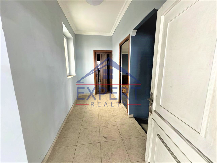 ԿԵՆՏՐՈՆ, ՔՐԻՍՏԱՓՈՐԻ ՓՈՂՈՑ