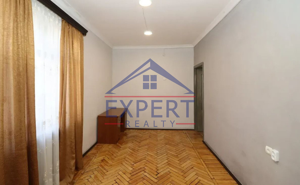 ԱՐԱԲԿԻՐ,ԿՈՄԻՏԱՍԻ ՓՈՂՈՑ 3  ՍԵՆՅԱԿ