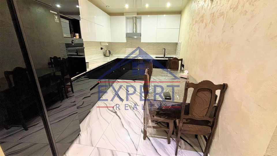 էՐԵԲՈՒՆԻ, ՎԱՐԴԱՆ ԱՃԵՄՅԱՆ ՓՈՂՈՑ, 4ՍԵՆՅԱԿ