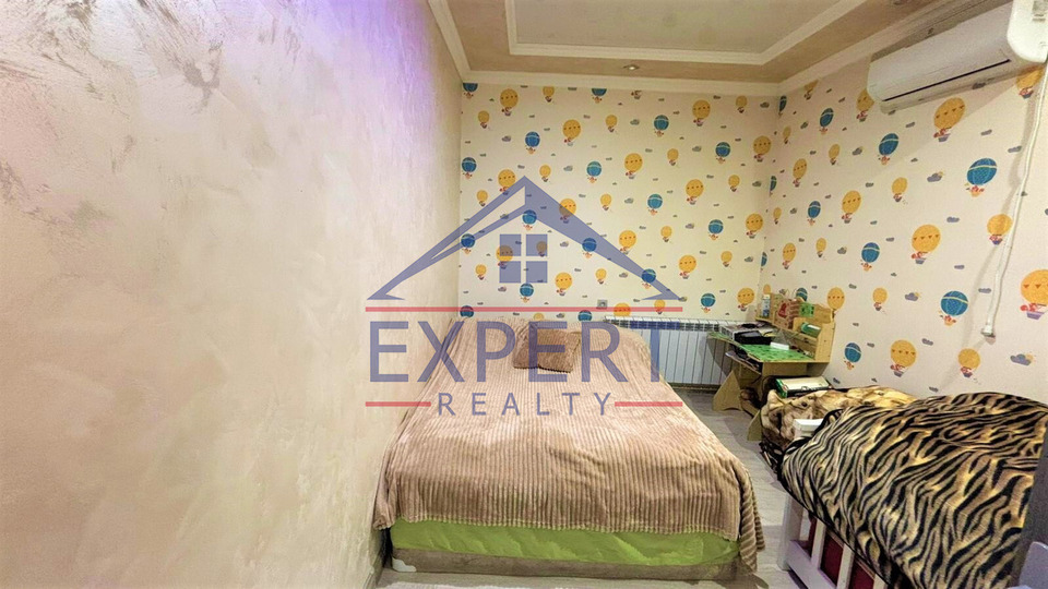 էՐԵԲՈՒՆԻ, ՎԱՐԴԱՆ ԱՃԵՄՅԱՆ ՓՈՂՈՑ, 4ՍԵՆՅԱԿ