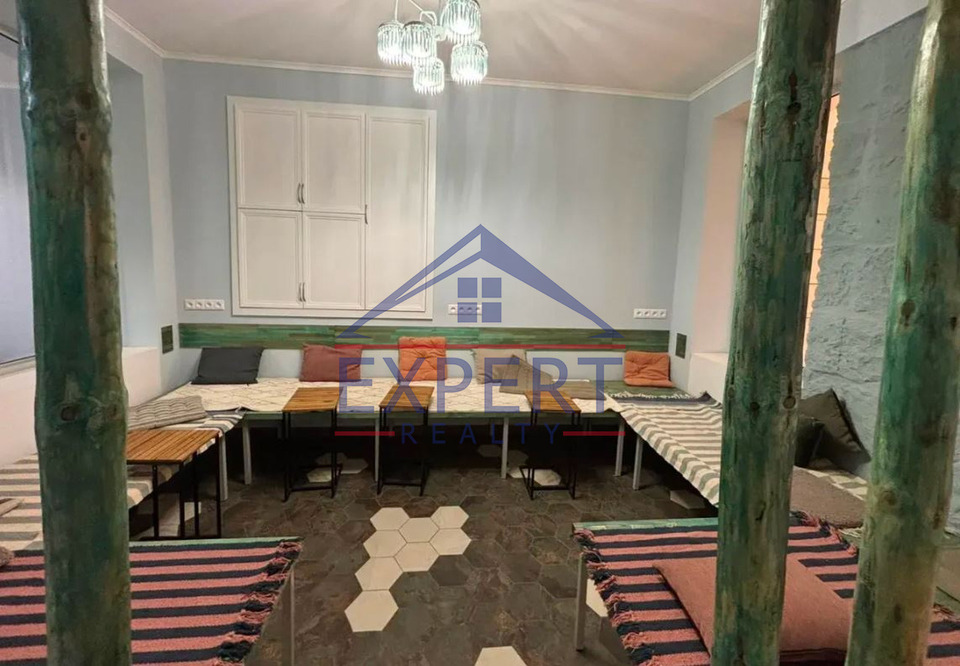 ԿԵՆՏՐՈՆ, ՊԱՐՈՆՅԱՆ ՓՈՂՈՑ, 110 ՔՄ