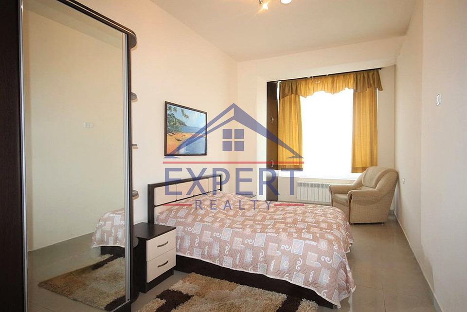 ԿԵՆՏՐՈՆ, ՆԱԼԲԱՆԴՅԱՆ ՓՈՂՈՑ, 3 ՍԵՆՅԱԿ