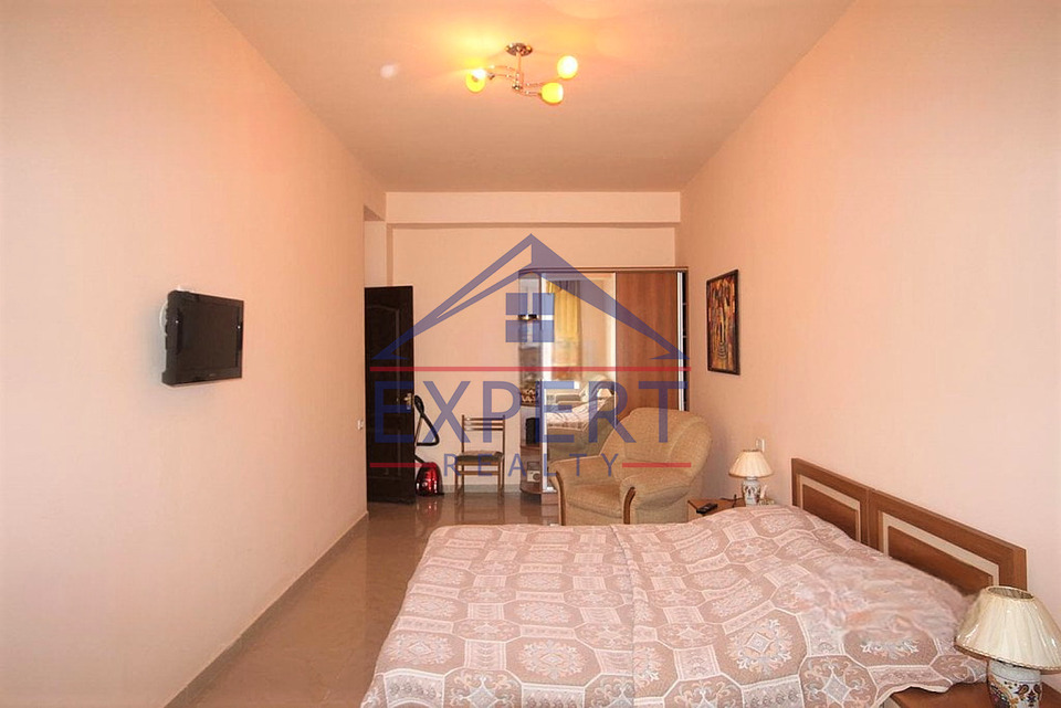 ԿԵՆՏՐՈՆ, ՆԱԼԲԱՆԴՅԱՆ ՓՈՂՈՑ, 3 ՍԵՆՅԱԿ