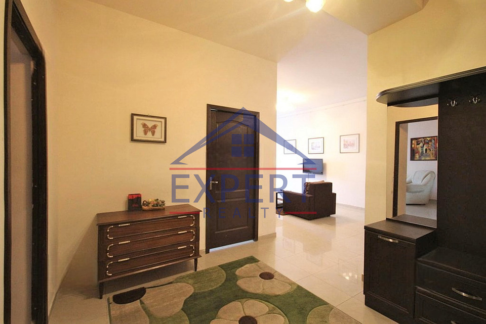 ԿԵՆՏՐՈՆ, ՆԱԼԲԱՆԴՅԱՆ ՓՈՂՈՑ, 3 ՍԵՆՅԱԿ