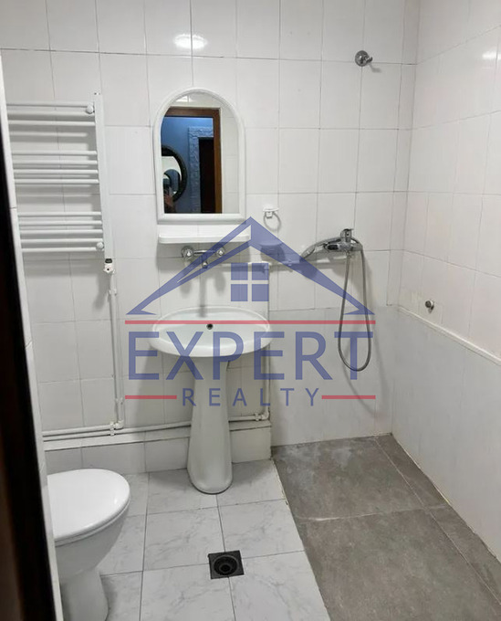 ԿԵՆՏՐՈՆ, ԲՐՅՈՒՍՈՎԻ ՓՈՂՈՑ, 3 ՍԵՆՅԱԿ