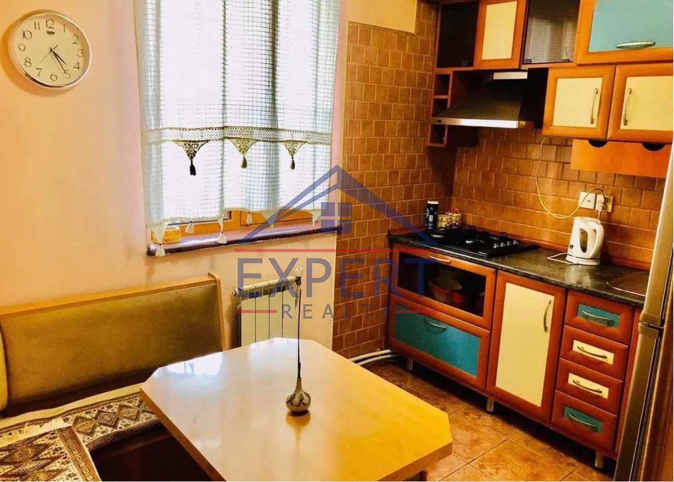 ԿԵՆՏՐՈՆ, ՎԱՐԴԱՆԱՆՑ ՓՈՂՈՑ, 3 ՍԵՆՅԱԿ