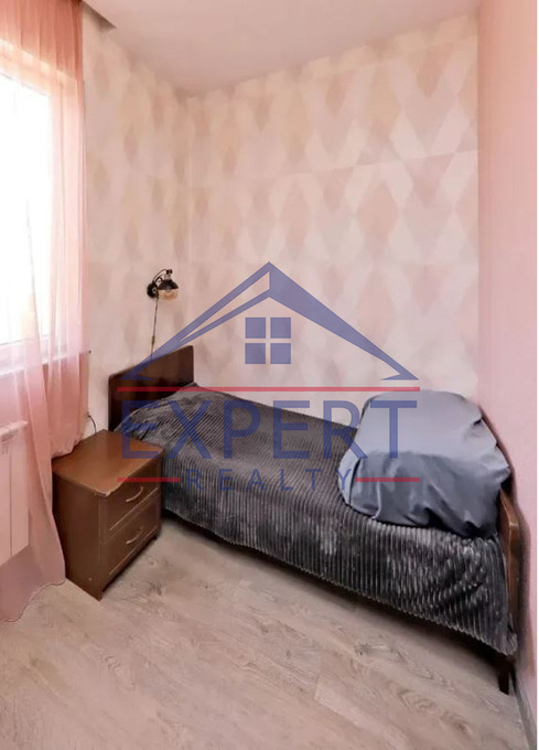 ԱՐԱԲԿԻՐ, ԿՈՄԻՏԱՍԻ ՊՈՂՈՏԱ, 3 ՍԵՆՅԱԿ