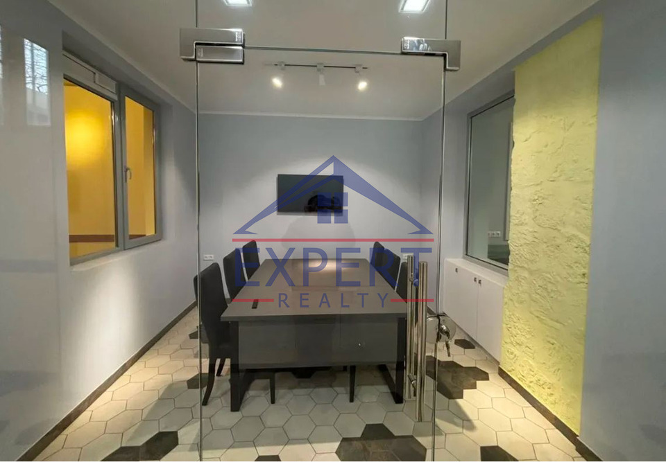 ԿԵՆՏՐՈՆ, ՊԱՐՈՆՅԱՆ ՓՈՂՈՑ, 110 ՔՄ