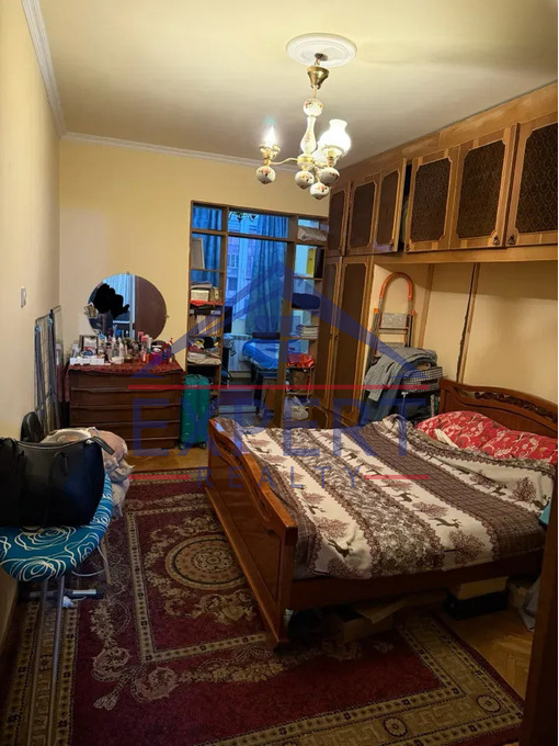 ԱՐԱԲԿԻՐ, ԳՅՈՒԼԲԵՆԿՅԱՆ, 3 ՍԵՆՅԱԿ