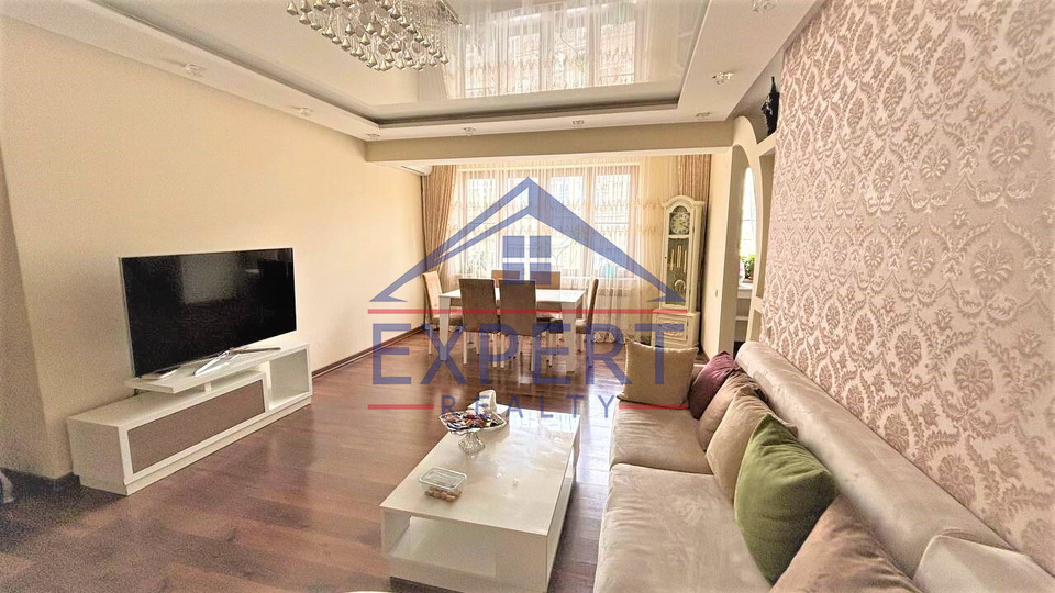 ԿԵՆՏՐՈՆ, ԿՈՐՅՈՒՆԻ ՓՈՂՈՑ, 4 ՍԵՆՅԱԿ