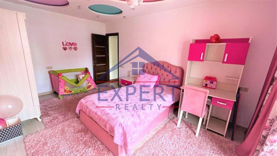 ԿԵՆՏՐՈՆ, ԿՈՐՅՈՒՆԻ ՓՈՂՈՑ, 4 ՍԵՆՅԱԿ