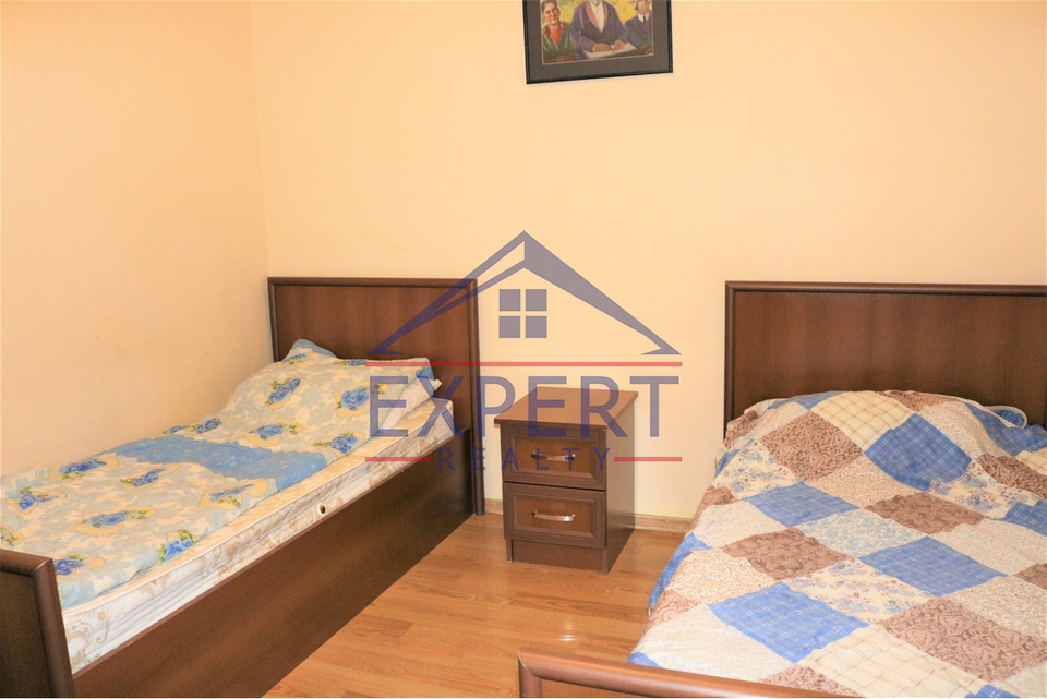 ԿԵՆՏՐՈՆ, ՆԱԼԲԱՆԴՅԱՆ  ՓՈՂՈՑ, 4 ՍԵՆՅԱԿ