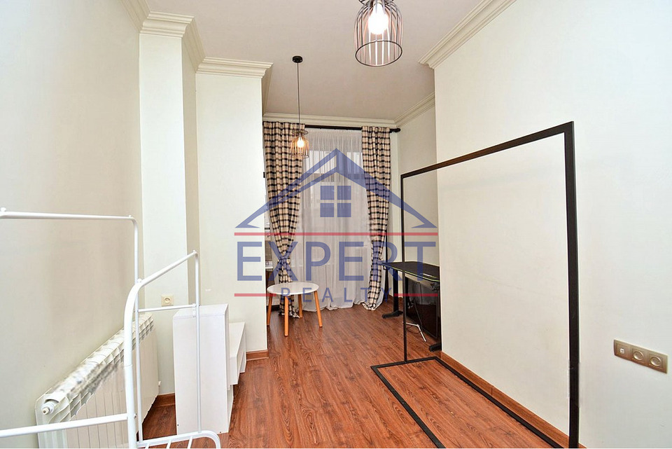 ԿԵՆՏՐՈՆ, ՍԱՅԱԹ ՆՈՎԱ ՊՈՂՈՏԱ, 3 ՍԵՆՅԱԿ