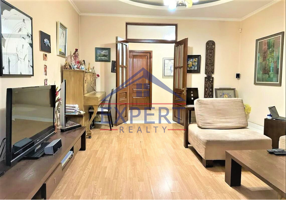 ԿԵՆՏՐՈՆ, ՊՈՒՇԿԻՆԻ ՓՈՂՈՑ, 3 ՍԵՆՅԱԿ