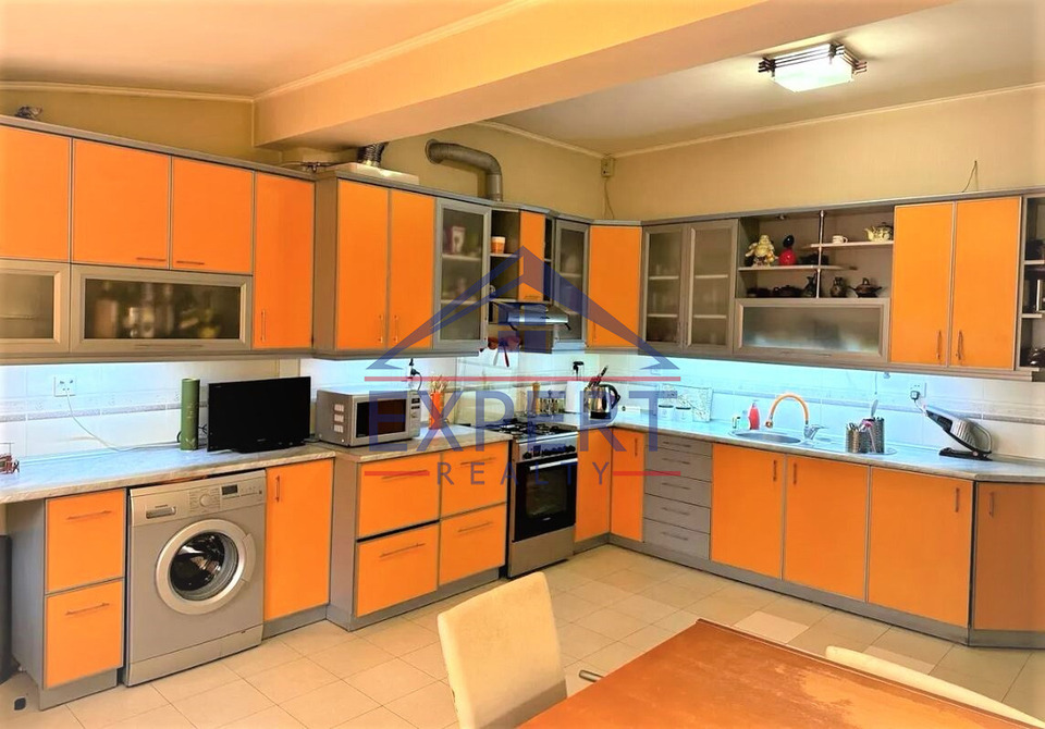 ԿԵՆՏՐՈՆ, ՊՈՒՇԿԻՆԻ ՓՈՂՈՑ, 3 ՍԵՆՅԱԿ