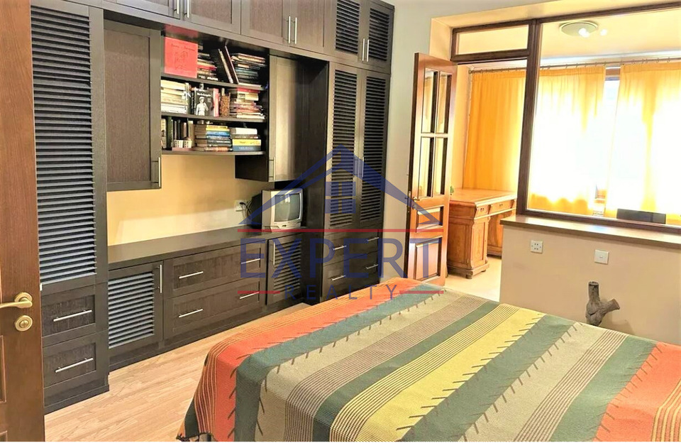 ԿԵՆՏՐՈՆ, ՊՈՒՇԿԻՆԻ ՓՈՂՈՑ, 3 ՍԵՆՅԱԿ