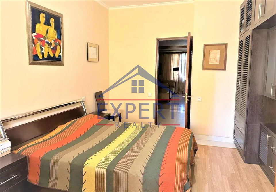 ԿԵՆՏՐՈՆ, ՊՈՒՇԿԻՆԻ ՓՈՂՈՑ, 3 ՍԵՆՅԱԿ