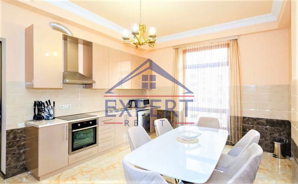 ԿԵՆՏՐՈՆ, ՀՅՈՒՍԻՍԱՅԻՆ ՊՈՂՈՏԱ, 4 ՍԵՆՅԱԿ