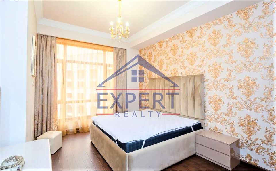 ԿԵՆՏՐՈՆ, ՀՅՈՒՍԻՍԱՅԻՆ ՊՈՂՈՏԱ, 4 ՍԵՆՅԱԿ