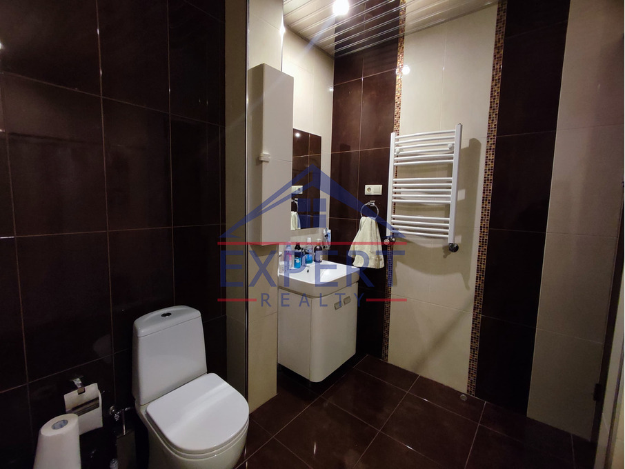 ԿԵՆՏՐՈՆ, ՀՅՈՒՍԻՍԱՅԻՆ ՊՈՂՈՏԱ, 4 ՍԵՆՅԱԿ